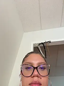 QueenNuttCollector's Webcam Show