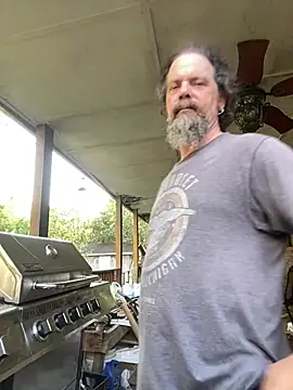 חדר צ'אט בשידור חי של Themechanic420