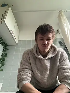 Toyjungee чат на живо