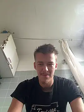 Živá chatovací místnost Toyjungee