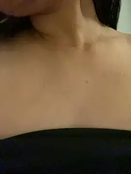 Phòng Chat Trực Tiếp Milana_UK