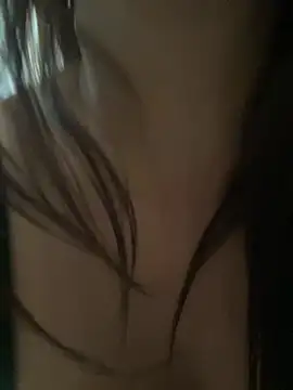 חדר צ'אט בשידור חי של Milana_UK