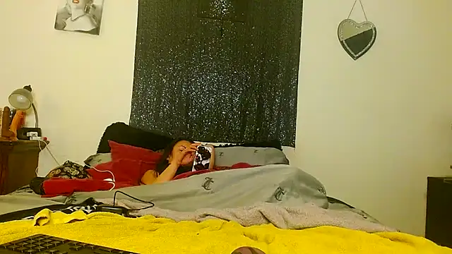 DiamondMonroeXo's Live Chat Room