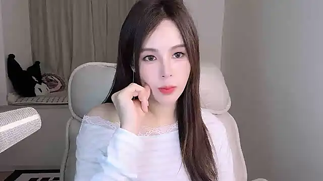 hknana Adlı Modelin Canlı Sohbet Odası
