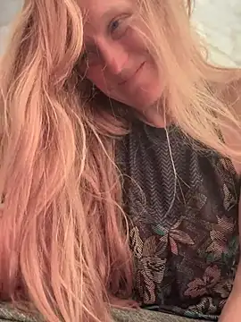 Онлайн чат GoldenFlameGoddess
