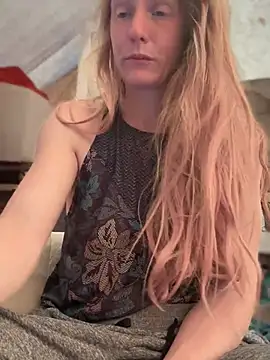Chat soba uživo modela GoldenFlameGoddess