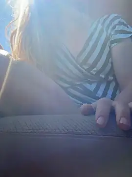 GoldenFlameGoddess' Live Chat Room
