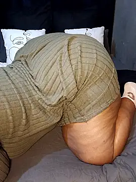 CURVEYDOLLXX Live chatroom