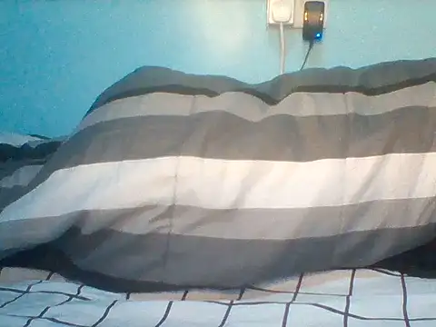 חדר צ'אט בשידור חי של Eminent_Ride