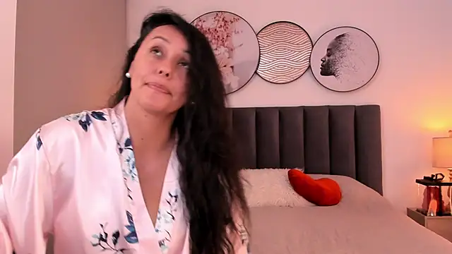 ח דר צ'אט בשידור חי של SaharaGarcia__