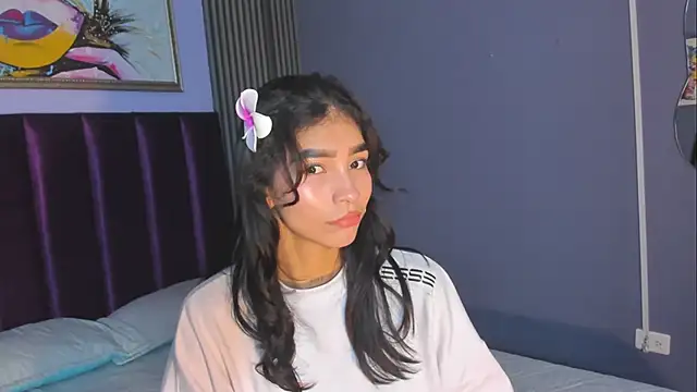 חדר צ'אט בשידור חי של LauraAristizabal