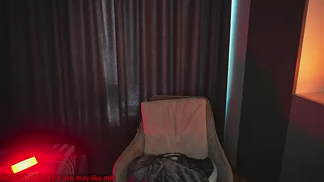 ShyNdWild's Live Chat Room