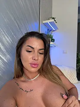 KirstieVegas' Live Chat Room