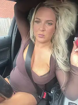 Show de cámara de sexo en directo de Bustyblondebabe32