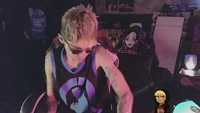 AcidMilo Show in webcam
