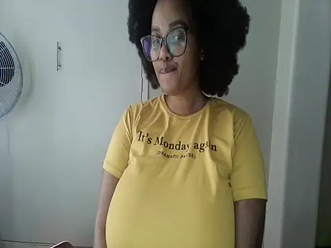 Lakwanda's Live Chat Room