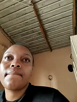 EbonyBuu – Naživo chatovacia miestnosť
