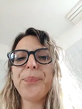 Sala de chat en directo de dolcehelena993