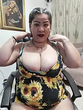 غرفة دردشة Dalessa_Bigtits المباشرة