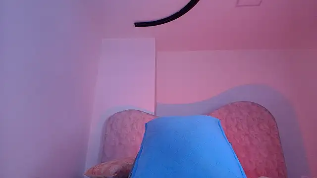 Chat soba uživo modela naomi_kyse