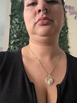 Abril_Luv 现场聊天室