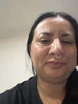 Abril_Luv Adlı Modelin Canlı Sohbet Odası