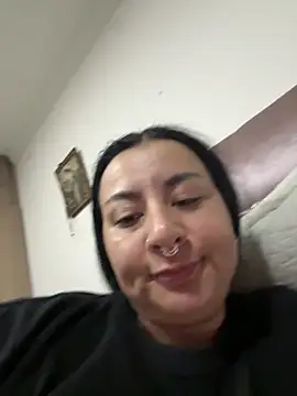 חדר צ'אט בשידור חי של Abril_Luv