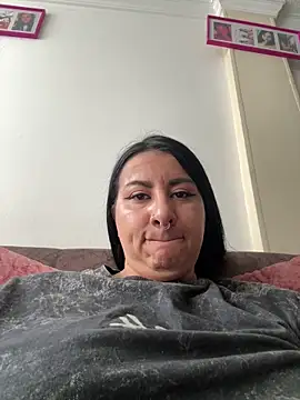 Abril_Luv Adlı Modelin Canlı Sohbet Odası