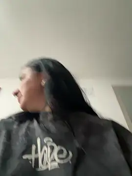 Abril_Luv – live chatrum