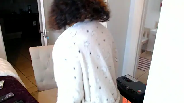 AaliyahShae Adlı Modelin Canlı Sohbet Odası