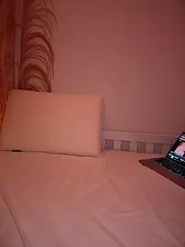 Pokój czatu na żywo – andra_rose
