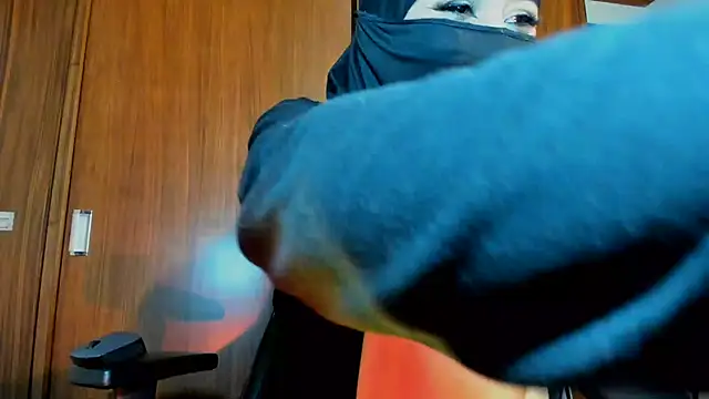 Sala de chat en directo de Azahara_ahmad