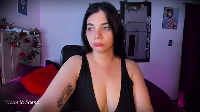 victoriaasaenz_'s Live Chat Room