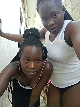 Nelly_jo Adlı Modelin Canlı Sohbet Odası