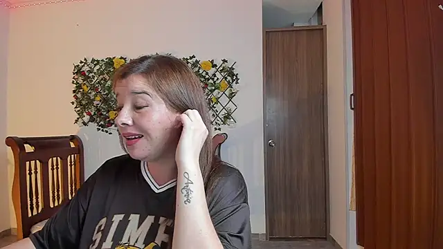 Pokój czatu na żywo – yuya_ss