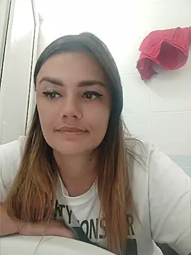 KrissSexi чат на живо