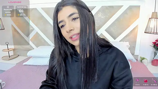 غرفة دردشة ZiaCalifa المباشرة