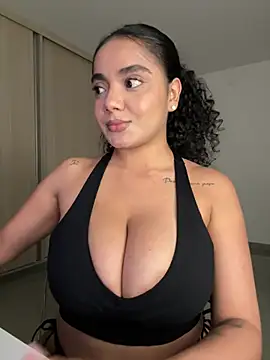 חדר צ'אט בשידור חי של Curlyierr