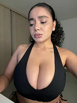 Curlyierr Cameră chat live
