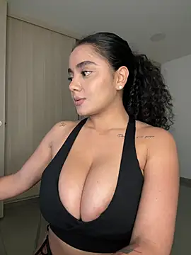 غرفة دردشة Curlyierr المباشرة