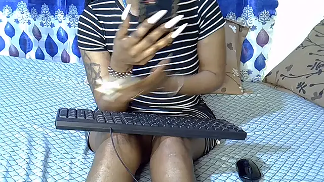 sweetchocolate9's Live Chat Room