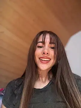 lauravasquez – live chatrum