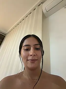 Chat soba uživo modela Sophie__Foxxx