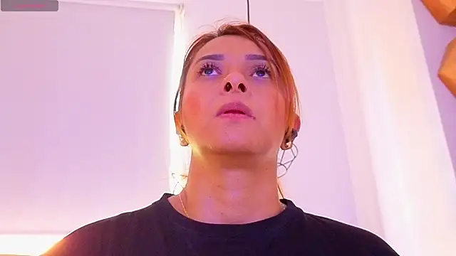 חדר צ'אט בשידור חי של KeryHillson