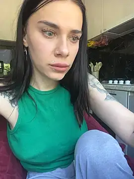 חדר צ'אט בשידור חי של Queen_of_pain