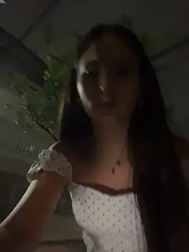 StarLouise Adlı Modelin Canlı Sohbet Odası