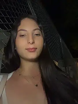 StarLouise Adlı Modelin Canlı Sohbet Odası