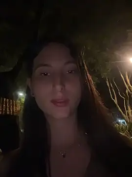 StarLouise Adlı Modelin Canlı Sohbet Odası