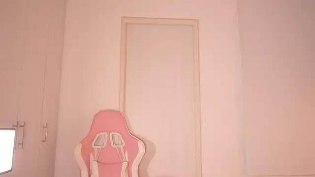 Chat soba uživo modela LillyThompson