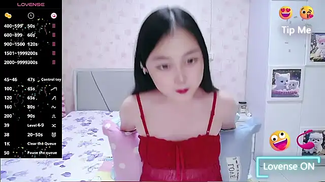 Elvira_baby Adlı Modelin Canlı Sohbet Odası
